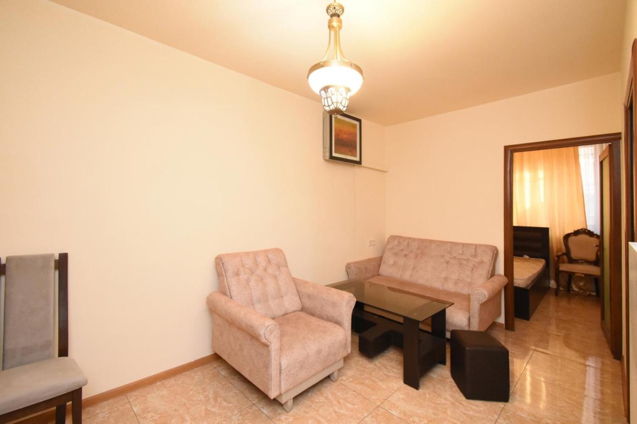 A&X Hostel And Tours Γιερεβάν Εξωτερικό φωτογραφία