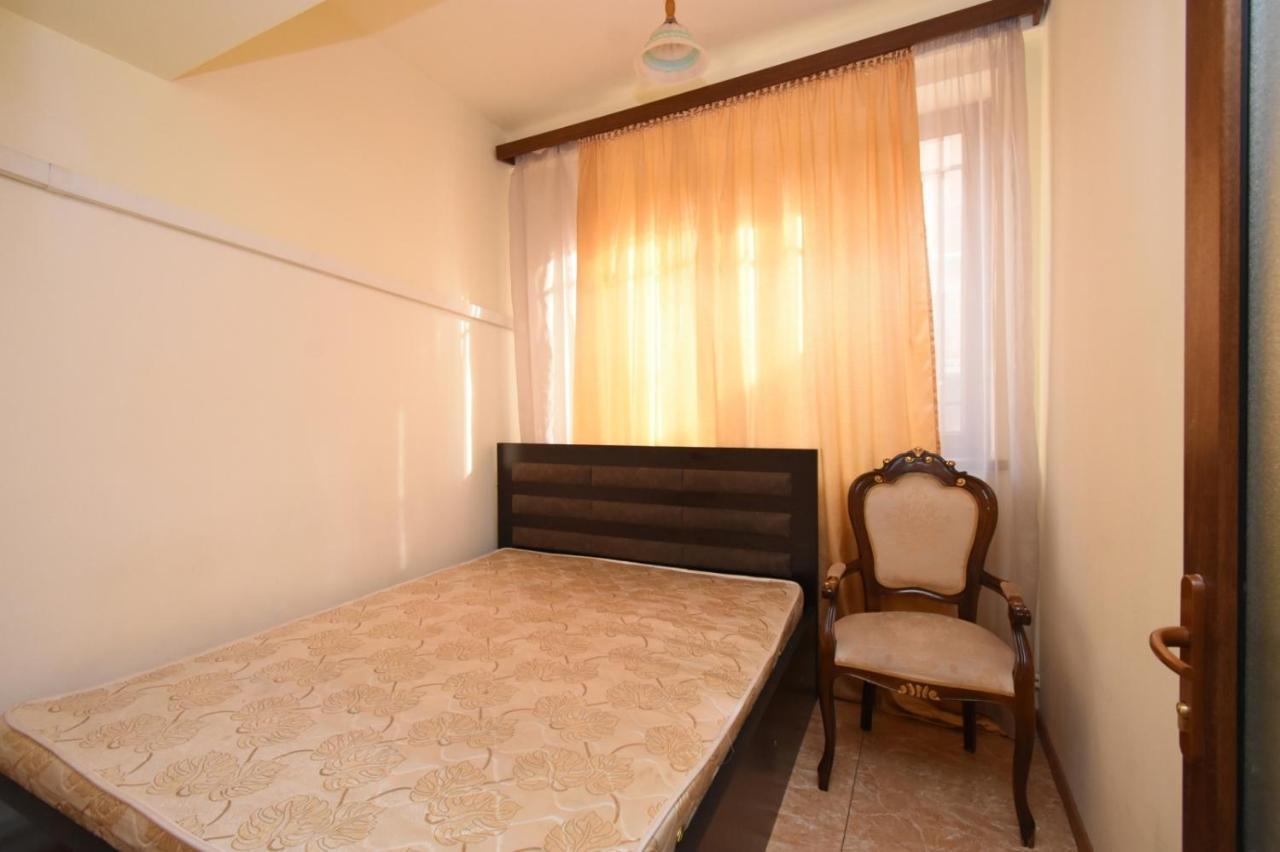 A&X Hostel And Tours Γιερεβάν Εξωτερικό φωτογραφία