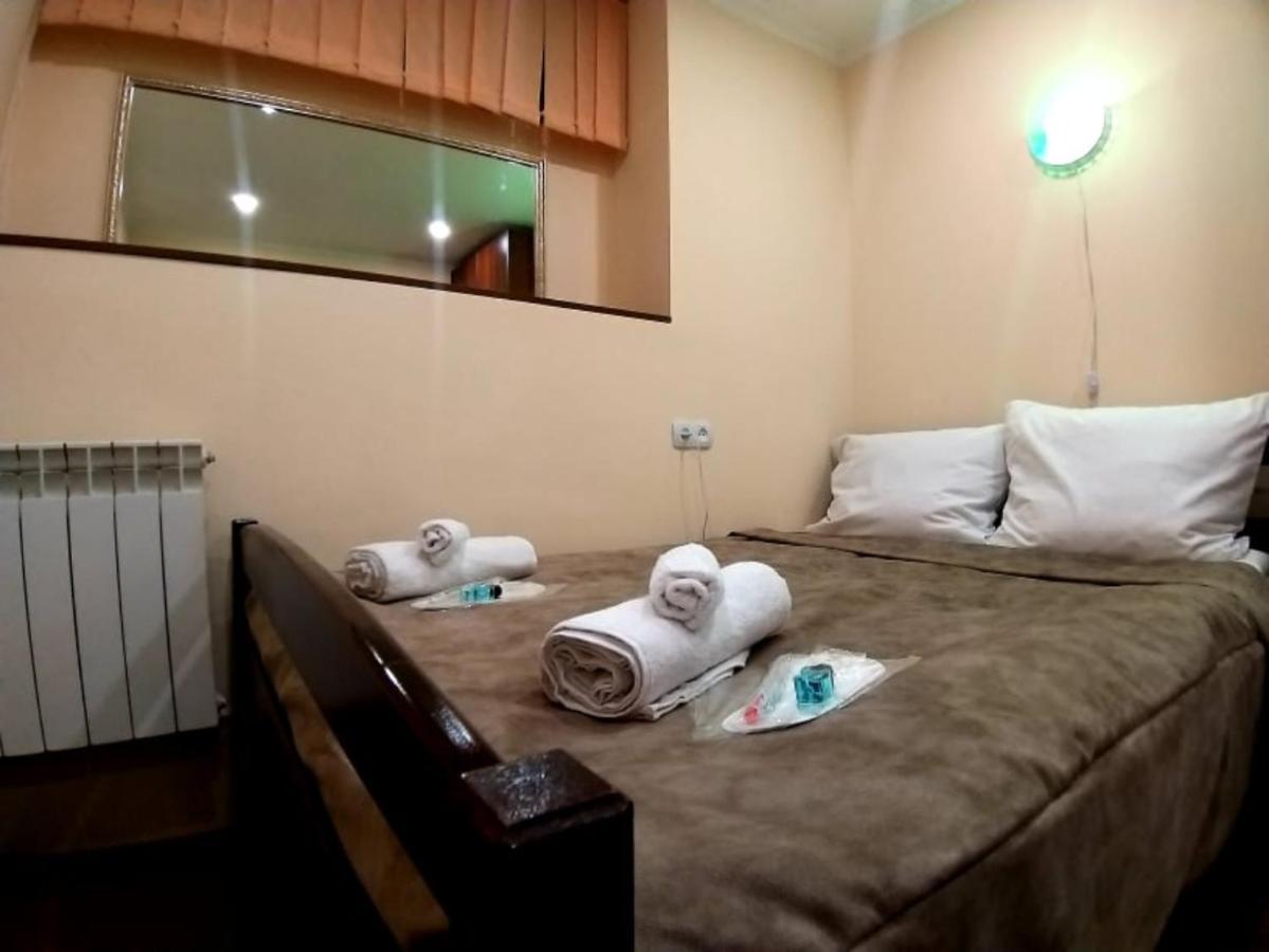 A&X Hostel And Tours Γιερεβάν Εξωτερικό φωτογραφία